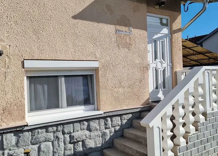 With Pool In 51304 アパート *