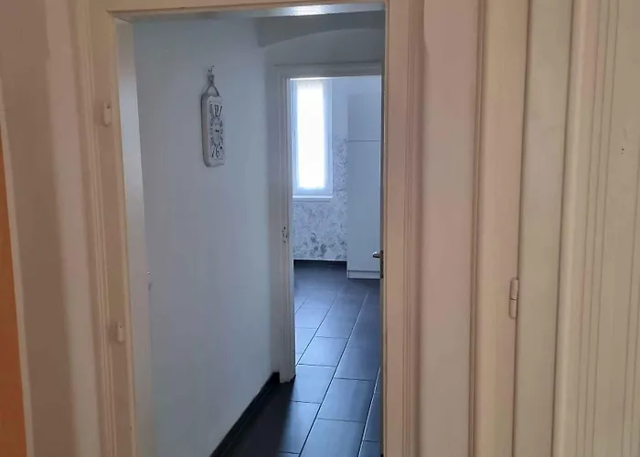 With Pool In 51304 アパート *