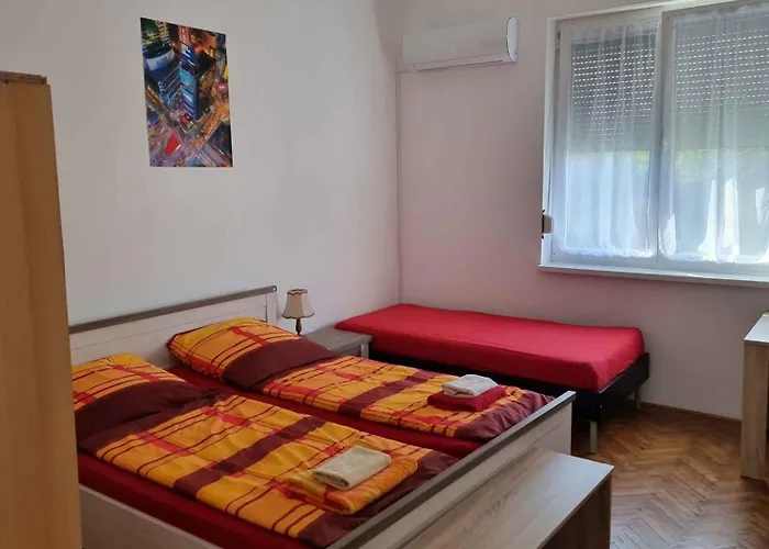 With Pool In 51304 アパート